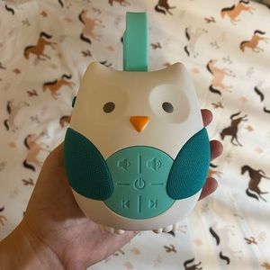 Skiphop travel sound machine